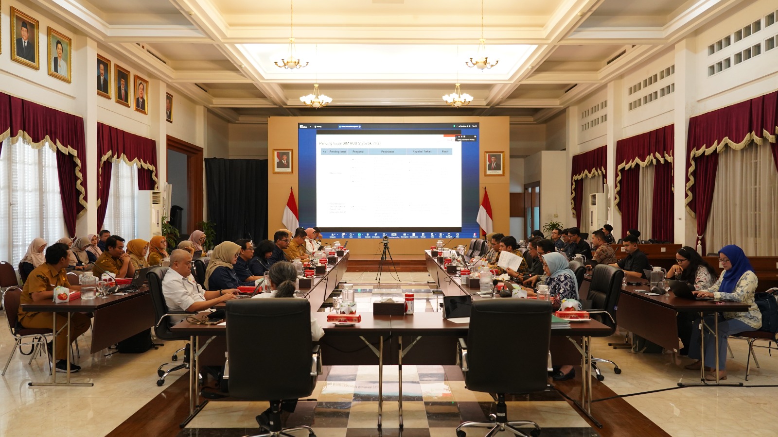 Kementerian PPN/Bappenas menggelar Rapat Finalisasi Penyusunan Daftar Inventarisasi Masalah (DIM) Rancangan Undang-Undang tentang Statistik (RUU Statistik) : Fokus Samakan Persepsi Antar Kementerian/Lembaga